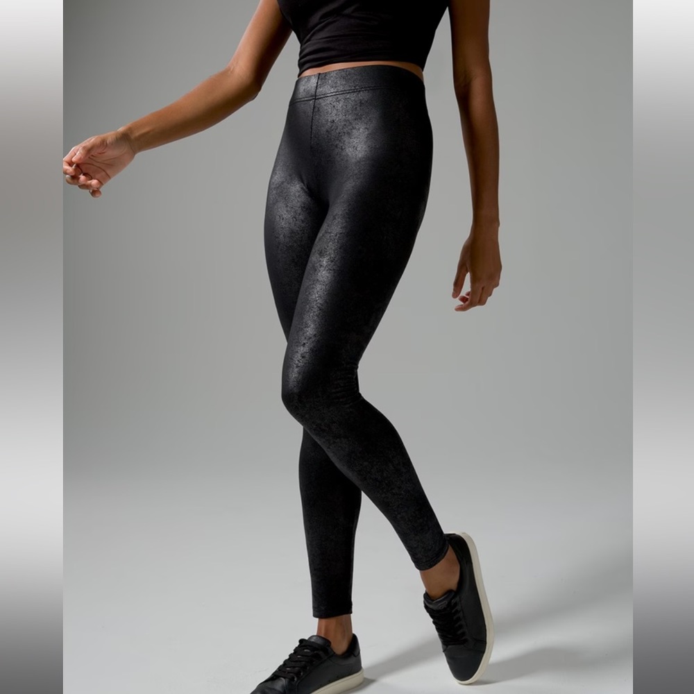 NWT Soma Essential Legging Black Foil